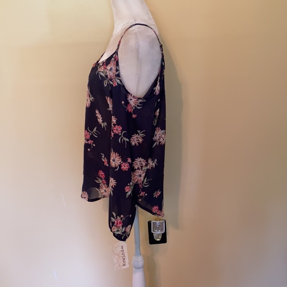 Rewind cold shoulder top - Picture 4 of 13